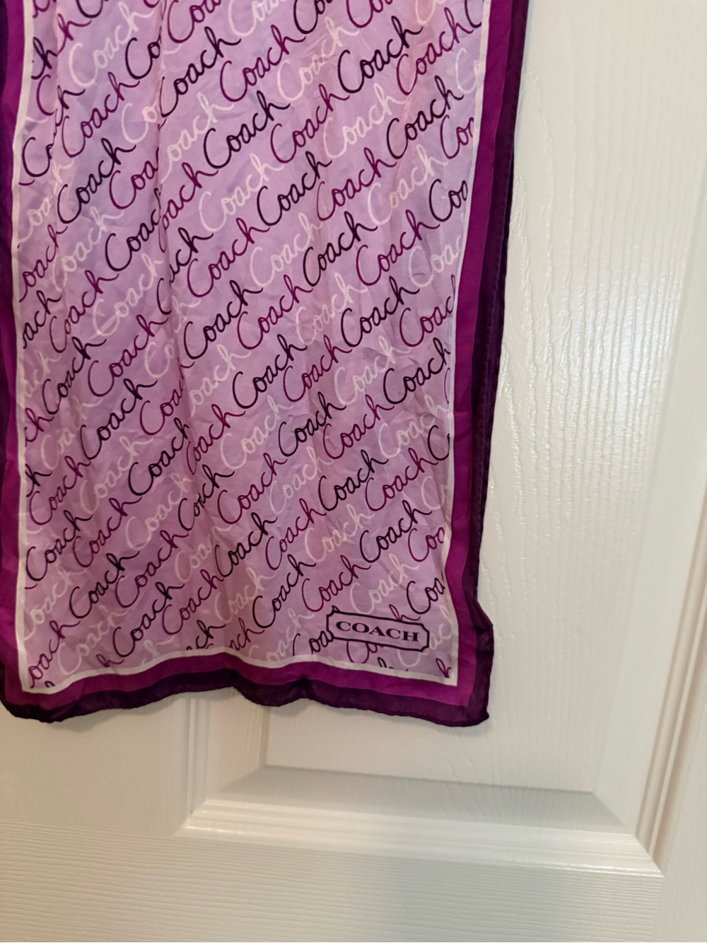 Pre-loved Vintage Coach Pink Script Signature 100% Silk Scarf - Y2K Era - Picture 3 of 4